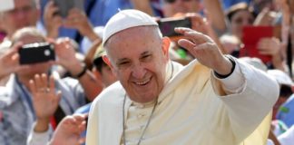 Francisco ya está en Colombia: así lo recibieron en Bogotá