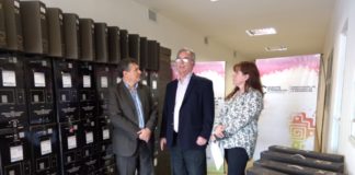 Entrega de equipos informáticos a Salud