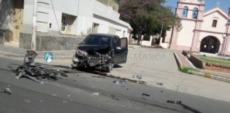 Camión chocó con auto en Villa Dolores