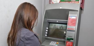 Adelantan el pago de sueldos de la Administración Pública