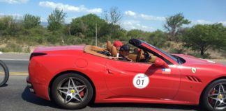 VIDEO: así fue el paso de la caravana de Ferrari en Catamarca