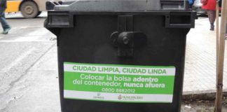 Motociclista lesionado tras chocar contra un contenedor de residuos en el sur de la Capital