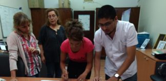 Dos médicos firmaron contrato para cubrir guardias en el interior