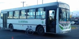 Sexagenaria lesionada tras caer de un colectivo