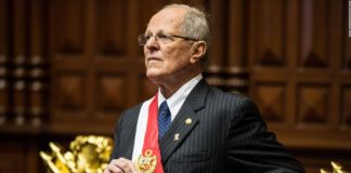 Envuelto en un escándalo, renunció el presidente de Perú