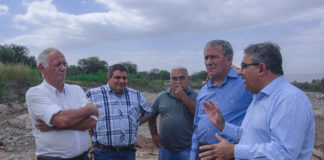 Intendentes y ministro supervisaron la obra del badén del camino de la Virgen