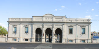 Aumento de 20% para becados y Capital Social