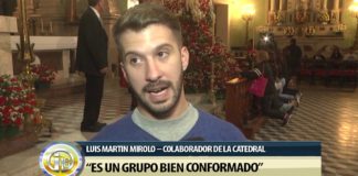Los arreglos florales de la Virgen, una característica única