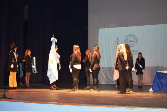46 nuevos profesionales recibieron su título de grado2