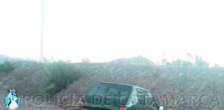 Tinogasta: auto perdió el control y terminó en la baquina