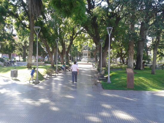 plaza-25-de-mayo-catamarca