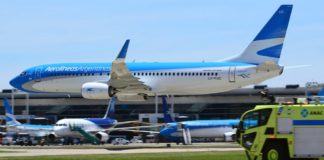 Aerolíneas Argentinas cerrará más rutas si los gremios no aceptan más flexibilidad
