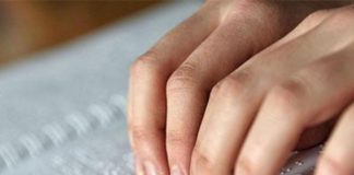 Se deberán exhibir en forma obligatoria cartas y menús en sistema Braille