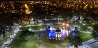 Preparativos para la elección de la Reina de los Estudiantes de la Capital