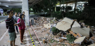 Terremoto de magnitud 7.4 sacude a Indonesia