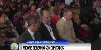 Micone de reunió con diputados