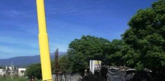 Chocó contra un poste de luz y resultó lesionado en Avenida Choya