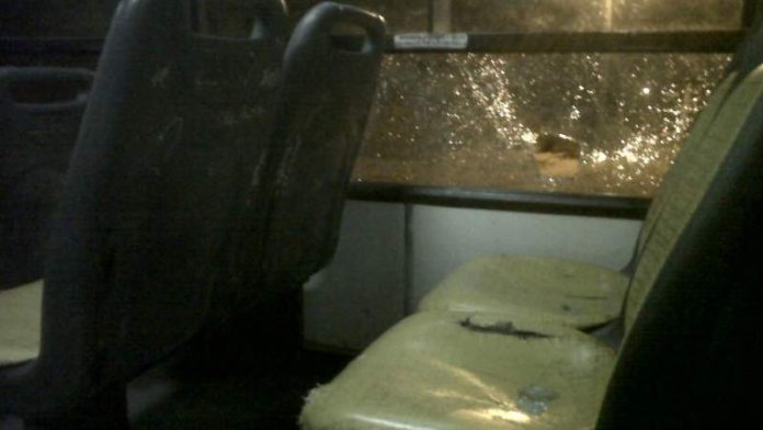 Colectivo apedrado