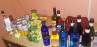Secuestran gran cantidad de bebidas en micros lleno de adolescentes