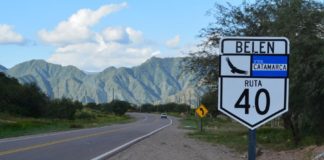 Una camioneta volcó en Belén