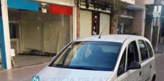Quiso embestir a trabajadoras que limpiaban la calle y quedó detenido