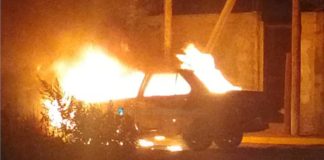 Voraz incendio de un automóvil en el norte de la ciudad