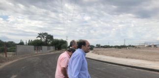 Gustavo visitó la obra de la rotonda que se construye en el acceso Oeste de la ciudad