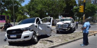 Camioneta de Incendios Forestales protagonizó un accidente en Avenida Presidente Castillo