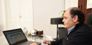 El intendente Gustavo Saadi firmó el primer decreto digital en la Provincia
