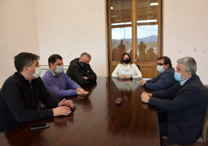 Ministra mineria con YMAD (1)