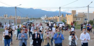 Entregan nuevas viviendas para solteros y solteras en Valle Chico