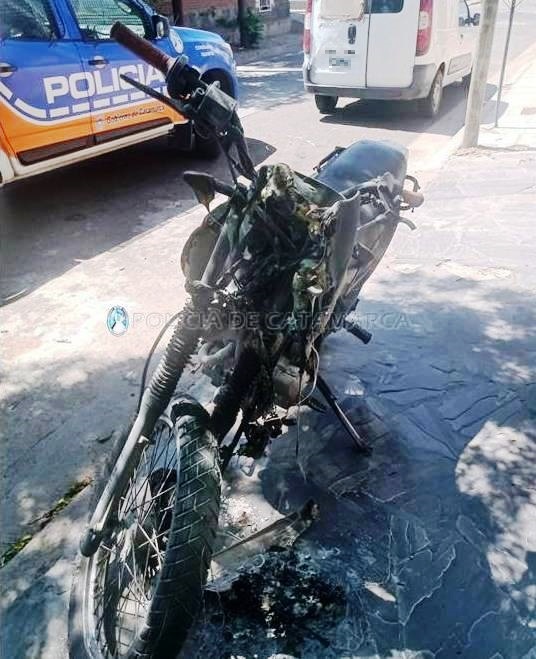 moto incendiada
