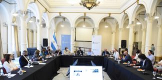 La ministra Rosales Matienzo participó del encuentro de la mesa de Educación y Trabajo