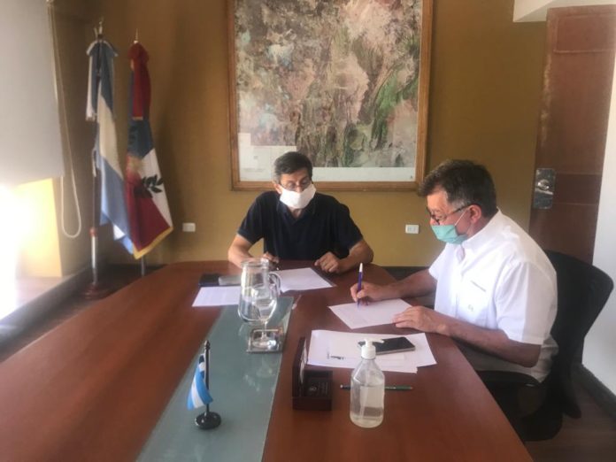 Firma de convenio entre Aicat y Parque Solar Los Zorritos S.A. 2