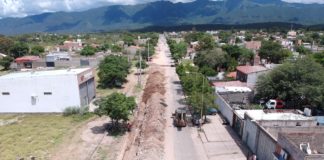 Tramo final de extensión de cloacas en Güemes Oeste