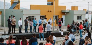 Entregaron viviendas para solteros y familias en Valle Chico