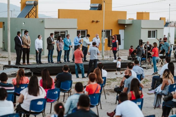 vivienda para familias y solteros en Valle Chico ok