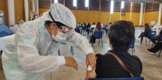 COVID: Hoy vacunan a personas de 57 años