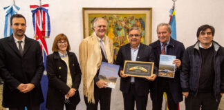 Raúl recibió al embajador de Australia para dialogar sobre inversiones en Catamarca