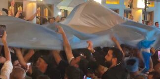 Banderazo argentino en Doha en la previa del duelo con Polonia
