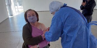 Vacunan contra Covid en las oficinas del CAPE