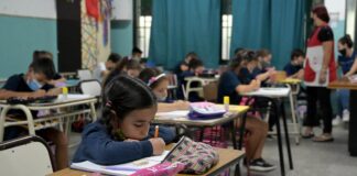 Regreso a clases con foco en la conmemoración de los 40 años de democracia