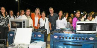 Educación entregó cocinas industriales, guardapolvos y kits escolares a escuelas de Tinogasta