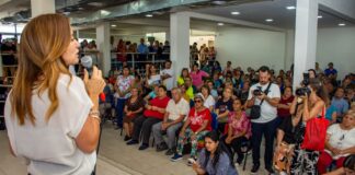La ministra Tolosa Paz entregó herramientas a emprendedores y firmó convenios
