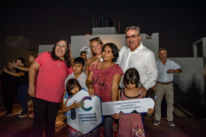 parque_sur_mas_familias_tienen_su_vivienda_propia_e_inicia_la_obra_de_cloacas_2 (1)