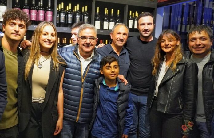 Jóvenes emprendedores suman nuevo espacio comercial al centro capitalino