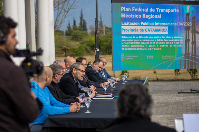 Apertura de sobre para la licitación de la megaobra interconectado Alumbrera-Belén (2)