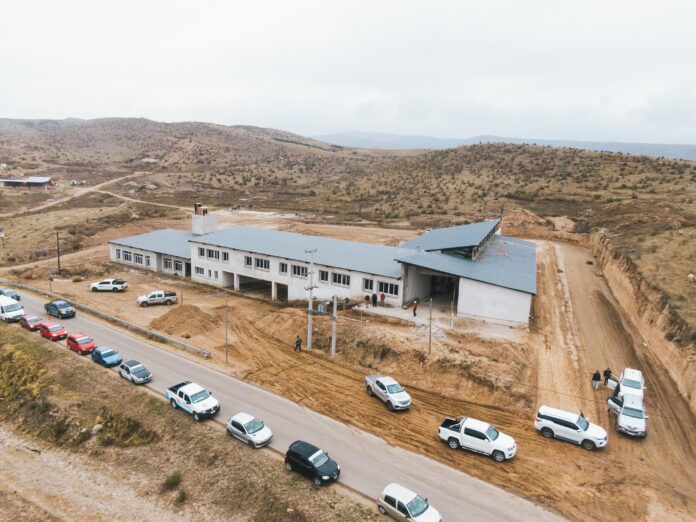 La obra de la nueva escuela para El Alamito en Aconquija está pronto a concluirse(1)