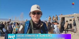 Turistas extranjeros en Laguna Blanca