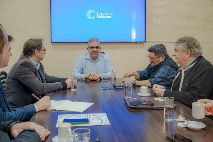 El Gobierno impulsa la creación de un clúster científico-productivo para el sector agroindustrial